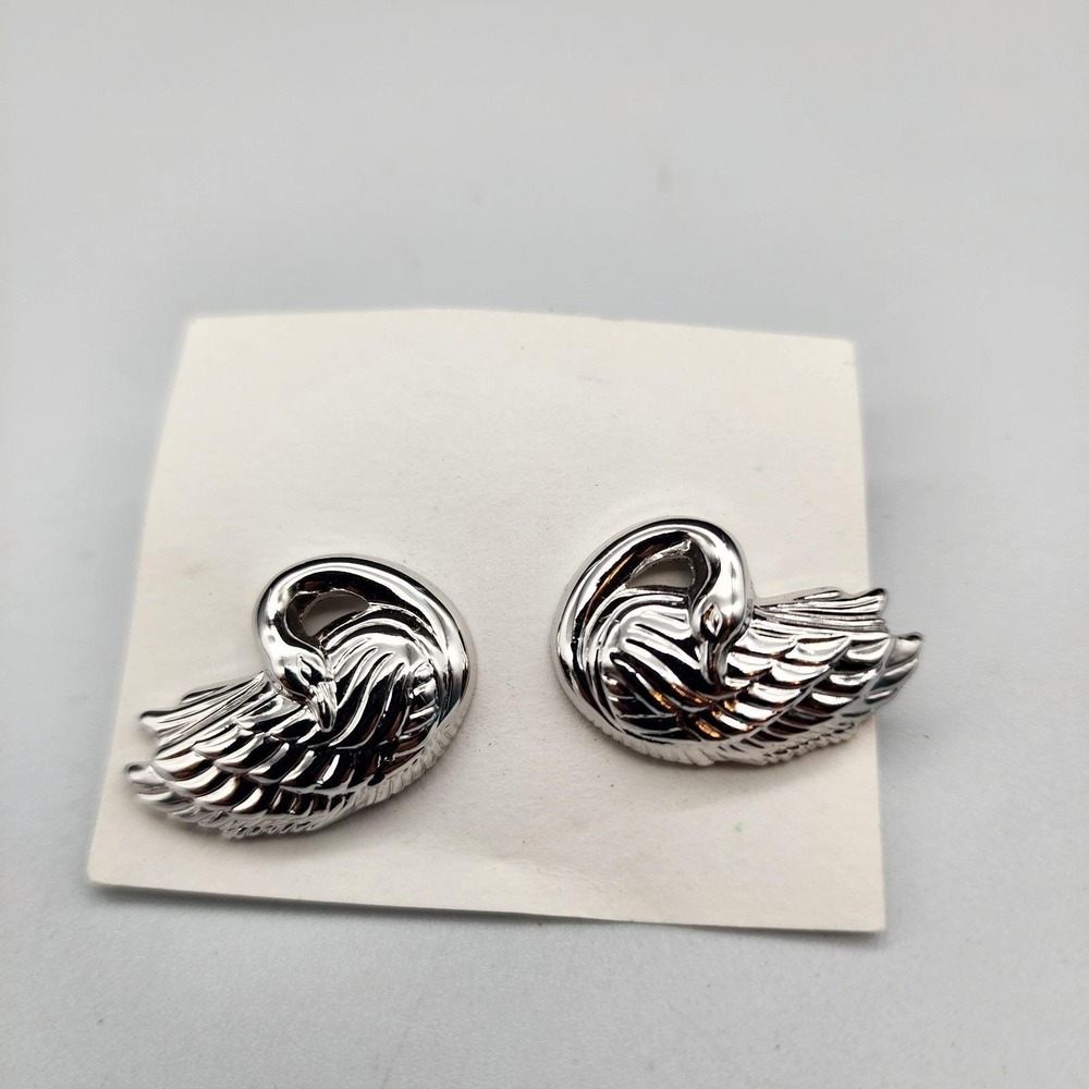 Vintage 1989 Avon Graceful Swan Bird Silver Tone Stud Pierced Earrings